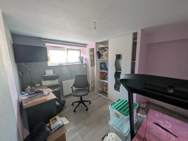 MELRAND GRANDE MAISON DE 180m² ENVIRON DE 8 PIÈCES PARCELLE DE 6320M² ENVIRON PISCINE ET GRAND GARAGE