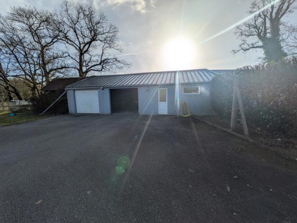 MELRAND GRANDE MAISON DE 180m² ENVIRON DE 8 PIÈCES PARCELLE DE 6320M² ENVIRON PISCINE ET GRAND GARAGE