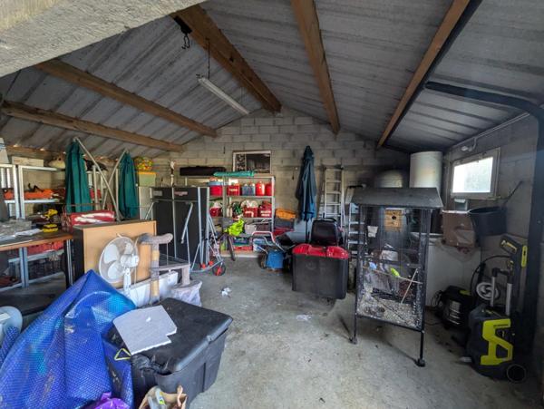 MELRAND GRANDE MAISON DE 180m² ENVIRON DE 8 PIÈCES PARCELLE DE 6320M² ENVIRON PISCINE ET GRAND GARAGE