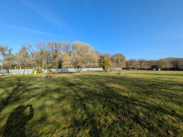 MELRAND GRANDE MAISON DE 180m² ENVIRON DE 8 PIÈCES PARCELLE DE 6320M² ENVIRON PISCINE ET GRAND GARAGE