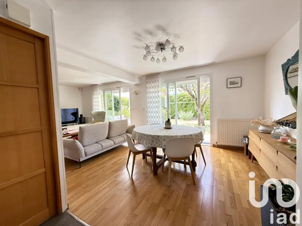 Maison à vendre 6 pièces 117 m² Saint-Leu-la-Forêt