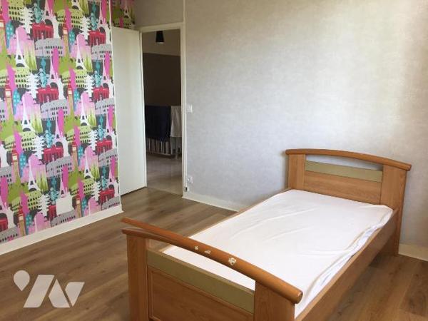 Pavillon individuel de 205m2 habitable et une surface au sol de 168.65m2

Pavillon sur sous s...