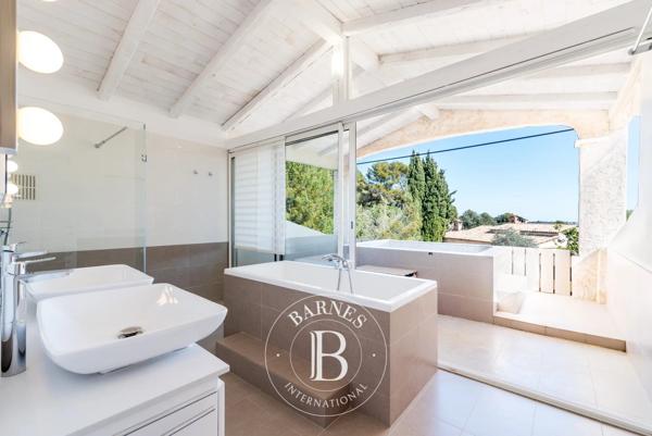 Biot, Villa 6 Chambres -  376 m² à vendre