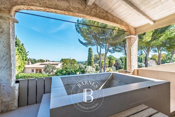 Biot, Villa 6 Chambres -  376 m² à vendre