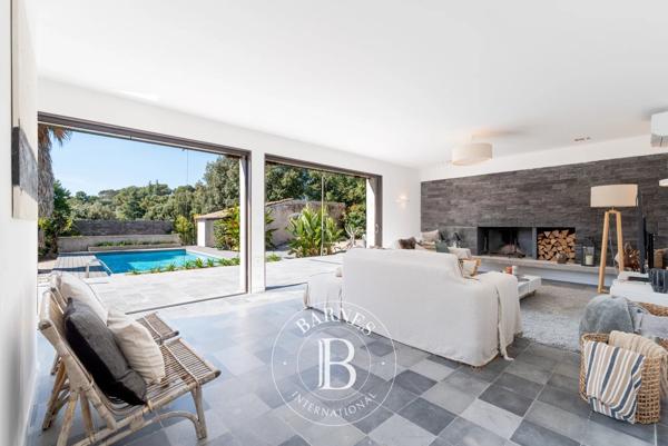 Biot, Villa 6 Chambres -  376 m² à vendre