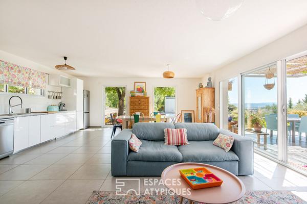 Maison contemporaine avec studio et vue exceptionnelle