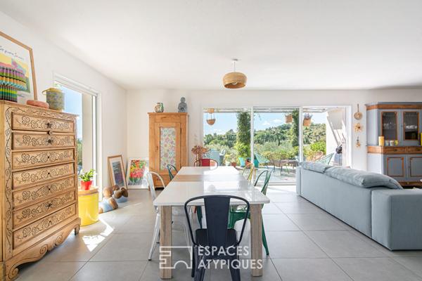 Maison contemporaine avec studio et vue exceptionnelle