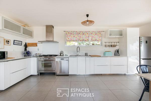 Maison contemporaine avec studio et vue exceptionnelle