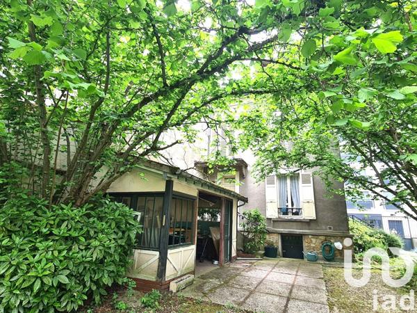 Maison traditionnelle 6 pièces de 129 m² à Villemomble (93250)