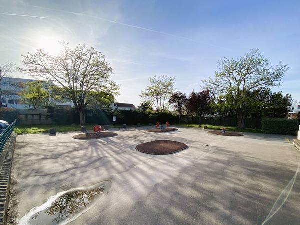 33000 BORDEAUX Saint Augustin - Appartement 2 pièces de 47.50 m2 avec parking et cave à vendre