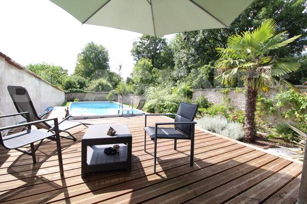 Maison de charme avec piscine et dépendance – Mortcerf