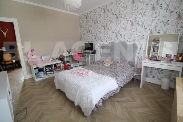 Maison de charme avec piscine et dépendance – Mortcerf