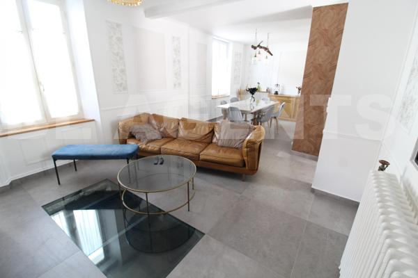 Maison de charme avec piscine et dépendance – Mortcerf