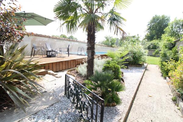 Maison de charme avec piscine et dépendance – Mortcerf