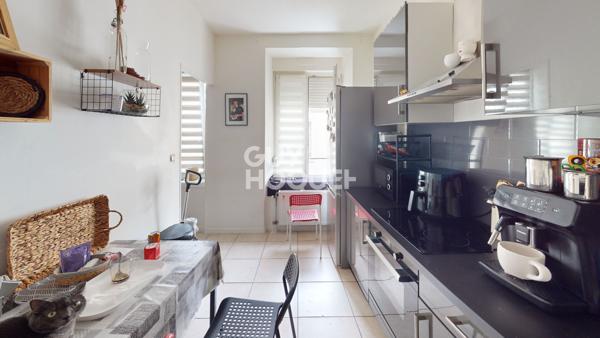 Immeuble SANS TRAVAUX 4 appartements proche tram!