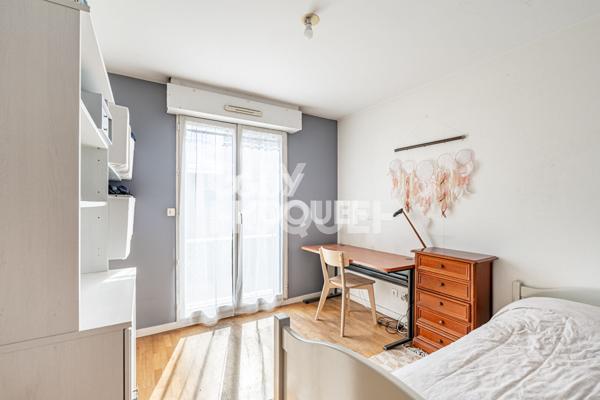 Appartement Asnieres Sur Seine 4 pièces 93.97 m2 avec terrasse et parking