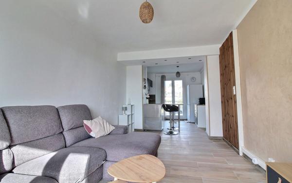 Appartement à louer    2 pièces • 43 m2 Marseille 10