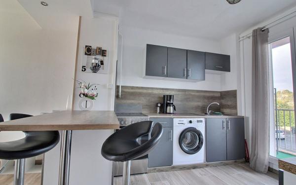 Appartement à louer    2 pièces • 43 m2 Marseille 10