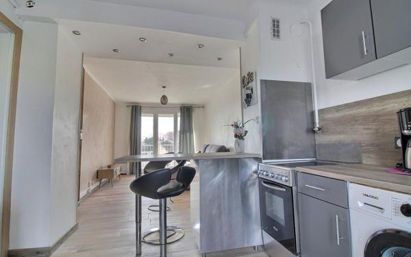 Appartement à louer    2 pièces • 43 m2 Marseille 10