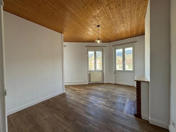 Appartement à louer 3 pièces SAINT VALLIER (26)