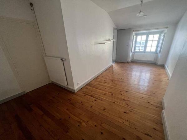 Appartement 1 pièce                                        - 43000 Le Puy-en-Velay Réf : 10435