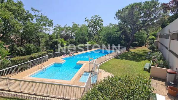 Appartement Rez-de-jardin avec double jardin- Grasse 4 pièce(s) 72 m2, Piscine, Gardien, Proche commerces et commodités