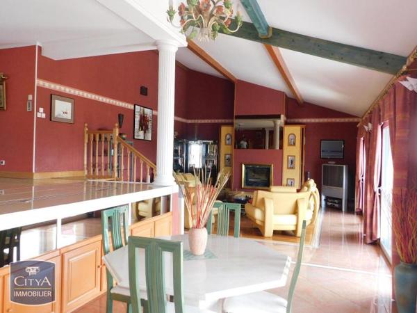 Vente maison Cluny (71250) 7 pièces 280m²