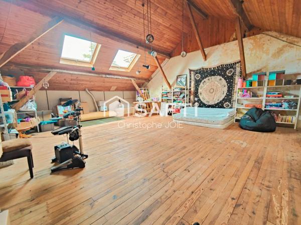 T8 rénové au calme, piscine, garage