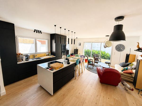 Maison contemporaine au coeur de Saint-Marc-sur-Mer