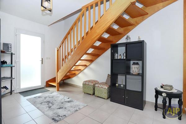 Location maison Saint Jacques De La Lande : 1 430 € - AJP Immobilier Pacé