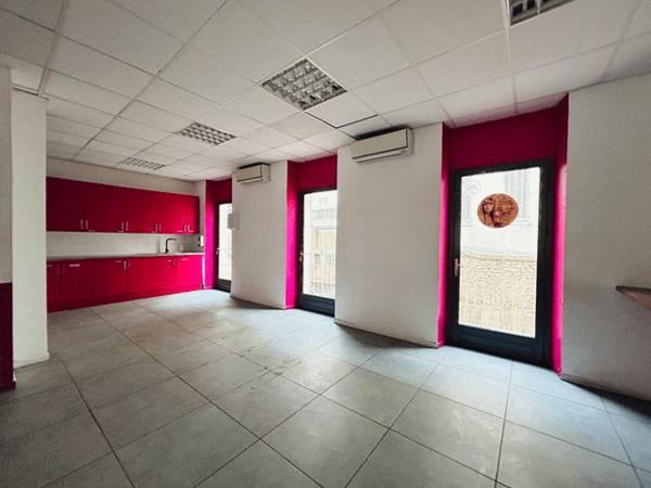 Location Local commercial 4 pièces 153 m² - 27 RUE MIRABEAU Toulon 83000