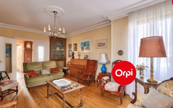 Maison à vendre    6 pièces • 162 m2 Saint-Priest