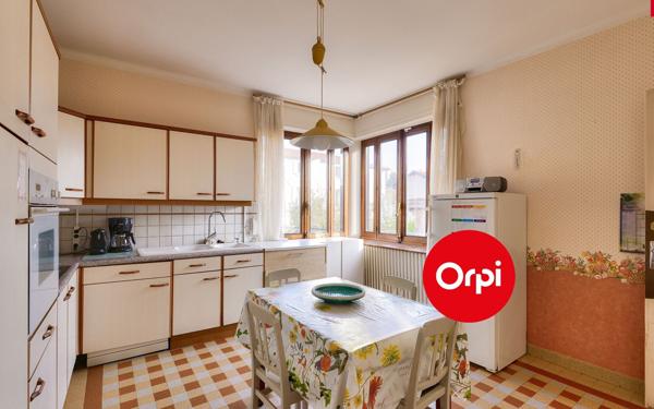 Maison à vendre    6 pièces • 162 m2 Saint-Priest