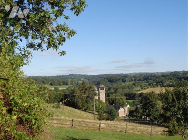 Belle Propriété en pierre avec ses deux tourelles