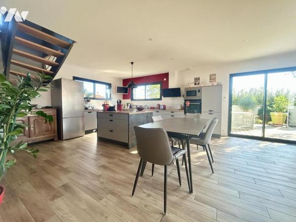 Maison Rénovée avec piscine - Proximité immédiate Centre-Ville - PORNIC