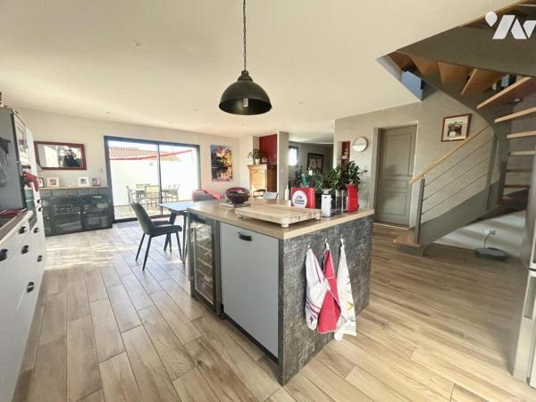 Maison Rénovée avec piscine - Proximité immédiate Centre-Ville - PORNIC