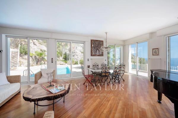 Villa face à la mer sur 6000m² de terrain