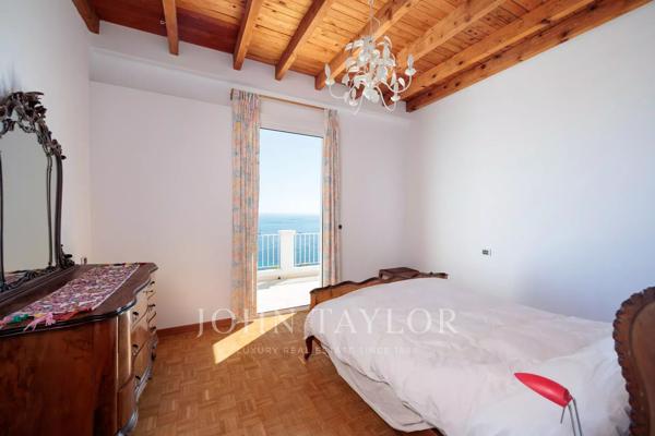 Villa face à la mer sur 6000m² de terrain
