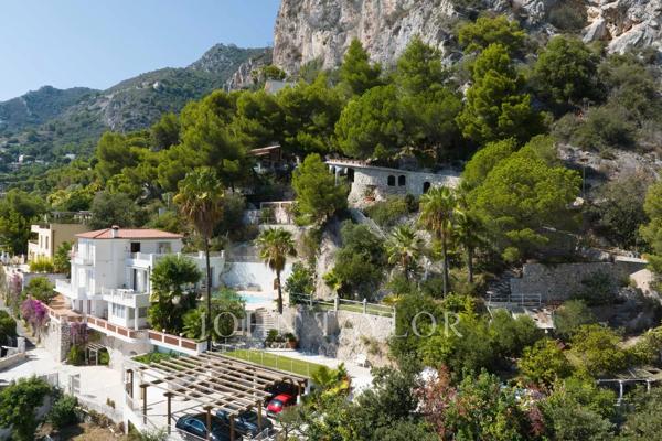 Villa face à la mer sur 6000m² de terrain