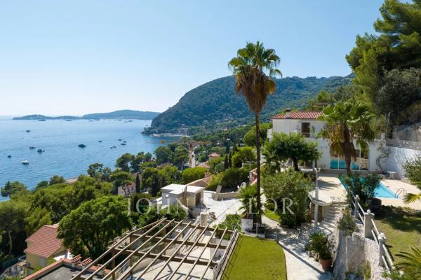 Villa face à la mer sur 6000m² de terrain