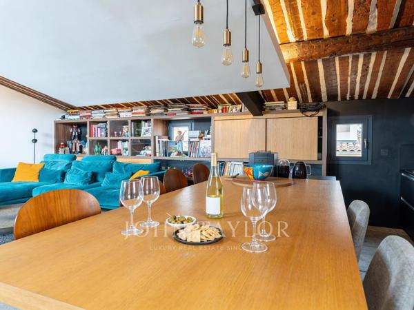 Loft avec terrasse au dernier étage – Centre historique d’Aix-en-Provence