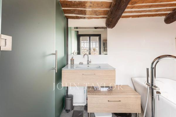 Loft avec terrasse au dernier étage – Centre historique d’Aix-en-Provence