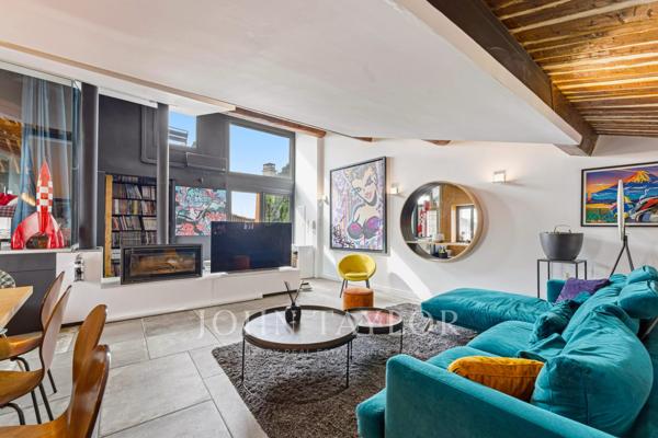 Loft avec terrasse au dernier étage – Centre historique d’Aix-en-Provence