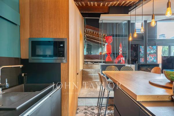 Loft avec terrasse au dernier étage – Centre historique d’Aix-en-Provence