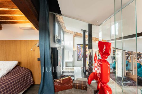 Loft avec terrasse au dernier étage – Centre historique d’Aix-en-Provence