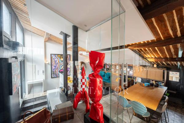 Loft avec terrasse au dernier étage – Centre historique d’Aix-en-Provence