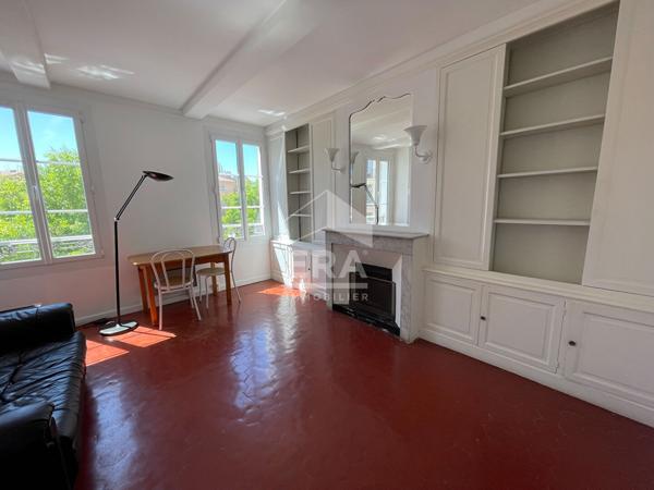 AIX EN PROVENCE - A LOUER - PLACE MIOLIS - BEAU T3 MEUBLE - 50.28m²