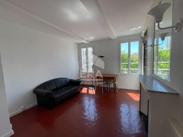 AIX EN PROVENCE - A LOUER - PLACE MIOLIS - BEAU T3 MEUBLE - 50.28m²