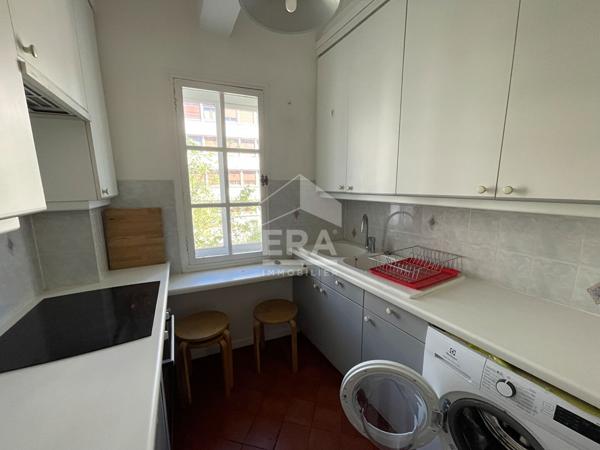 AIX EN PROVENCE - A LOUER - PLACE MIOLIS - BEAU T3 MEUBLE - 50.28m²