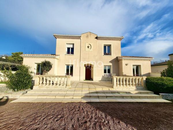 Maison familiale avec piscine, parcelle constructible et dépendance